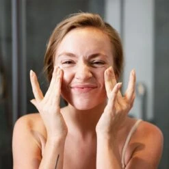 SVR Sensifine AR Soin Intensif Hydratant Apaisant Anti-rougeurs - Contenance : 40 Ml -Jequiti Shop 7376722d73656e736966696e652d61722d736f696e2d696e74656e7369662d687964726174616e742d6170616973616e742d616e74692d726f7567657572732d31369af00e