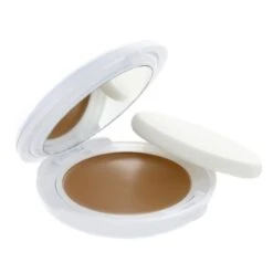 Avène Couvrance Crème De Teint Compacte Fini Mat SPF30 10 G - Teintes : Beige -Jequiti Shop avene couvrance creme de teint compacte 40 fini mat produit